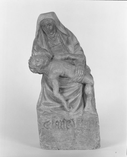 groupe sculpté : Vierge de Pitié