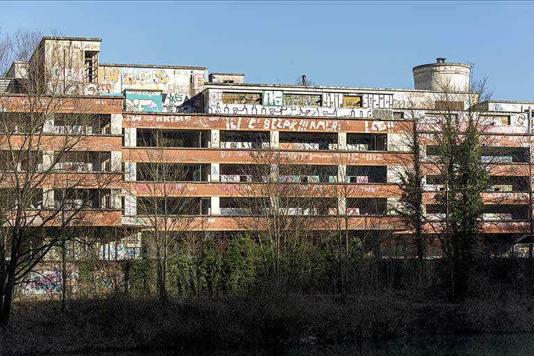 usine à papier de la société des Papeteries Bisontines, usine de fibres artificielles et synthétiques dite usine des Soieries puis de la Rhodiacéta