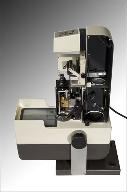 instrument de mesure des longueurs et des angles en optique (frontofocomètre projecteur Essilor X 51)