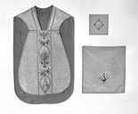 chasuble, voile de calice, bourse de corporal (ornement doré)