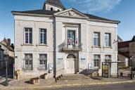 mairie et théâtre municipal dit Théâtre perché