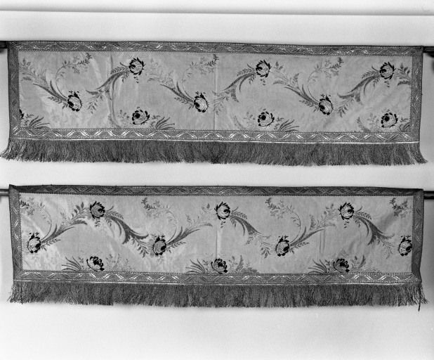 garnitures de dais de procession (tentures du dais du saint sacrement)