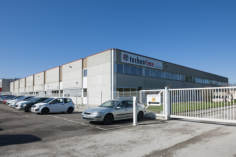usine d'horlogerie France-Ebauches, puis Technotime, actuellement usine de maroquinerie SIS