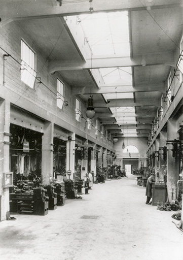 usine d'automobile Zedel, puis distillerie Pernot, usine de cycles Maire-Vuillemin