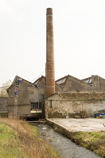 moulin, puis scierie Garcet Nisius et Cie, puis usine de meubles (usine de mobilier scolaire) Meugniot, actuellement Delagrave