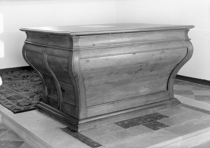 autel (maître-autel, autel tombeau)