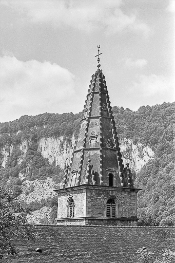 abbaye Saint-Pierre, actuellement église paroissiale Saint-Jean-Baptiste, habitation et musée