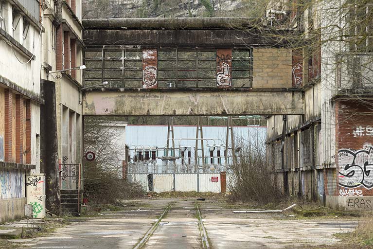 usine à papier de la société des Papeteries Bisontines, usine de fibres artificielles et synthétiques dite usine des Soieries puis de la Rhodiacéta