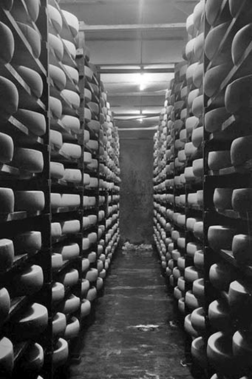 maison, auberge, relais de poste, fromagerie Roy