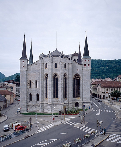 église abbatiale de l'abbaye Saint-Oyend, actuellement cathédrale Saint-Pierre, Saint-Paul et Saint-André