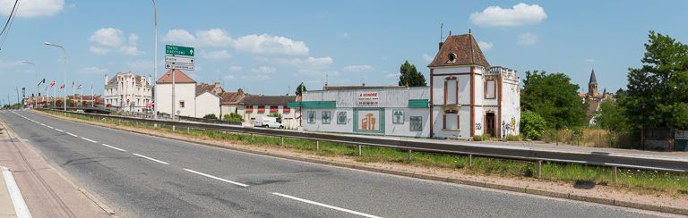 ville de Paray-le-Monial (paysages du canal du Centre)