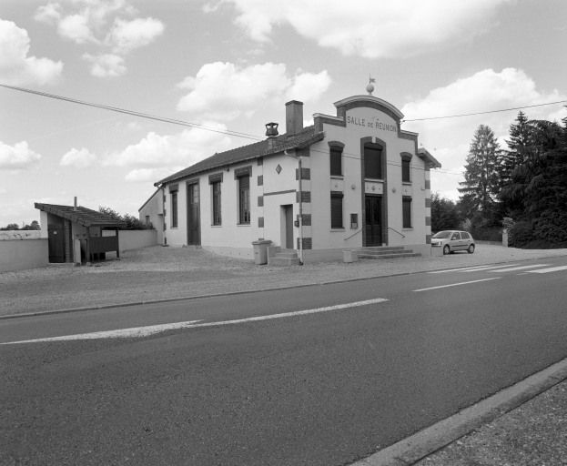 salle de fêtes (salle de réunion)