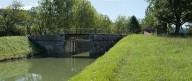 pont routier sur l'écluse 35 du versant Yonne (canal de Bourgogne)