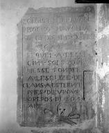 plaque funéraire