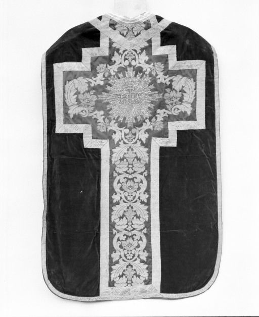 chasuble (ornement violet)