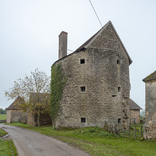 Ferme et tour de Chassagne