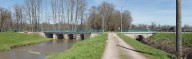 pont routier isolé sur la Dheune (paysages du canal du Centre)