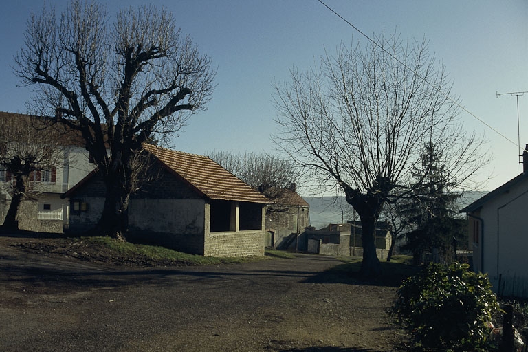 lavoir de la fontaine Saint-Pierre