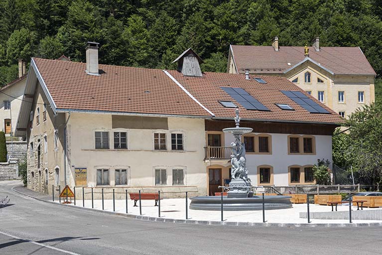 maison puis auberge dite hôtel de l'Union et bureau de poste, atelier d'outillage d'Urbain Comte, maison de négociant Démoly-Tisserand