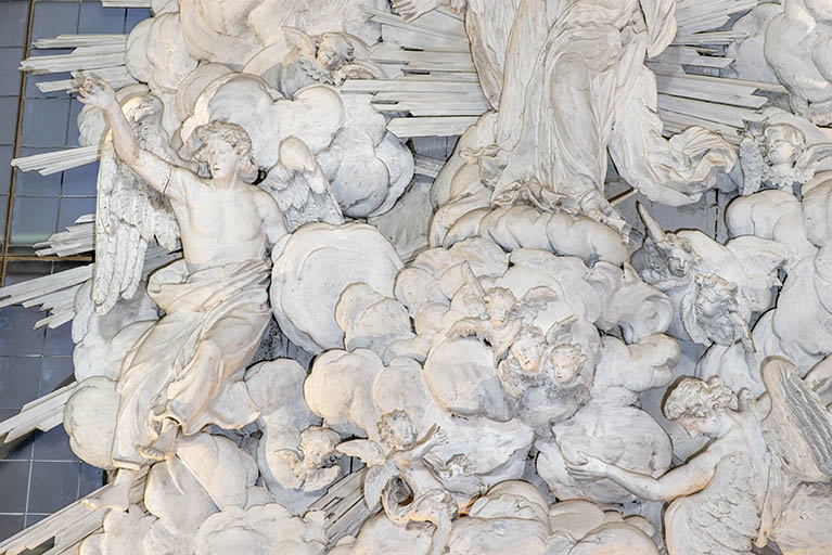 groupe sculpté : l'Assomption