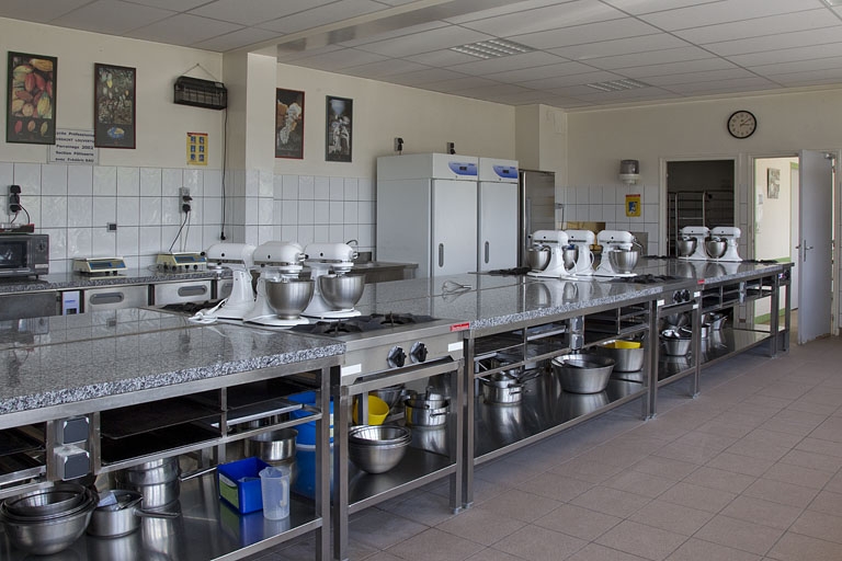 école professionnelle (collège puis lycée Toussaint Louverture)