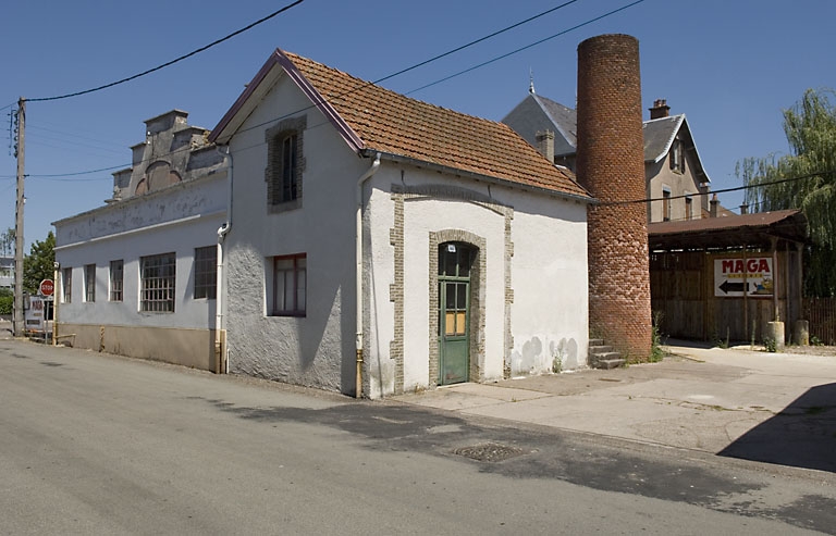 usine de meubles Tisserand, puis Parisot, puis magasin de commerce