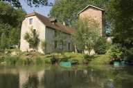 moulin à farine dit moulin du Pont, puis usine de produits pour l'alimentation animale, actuellement logement