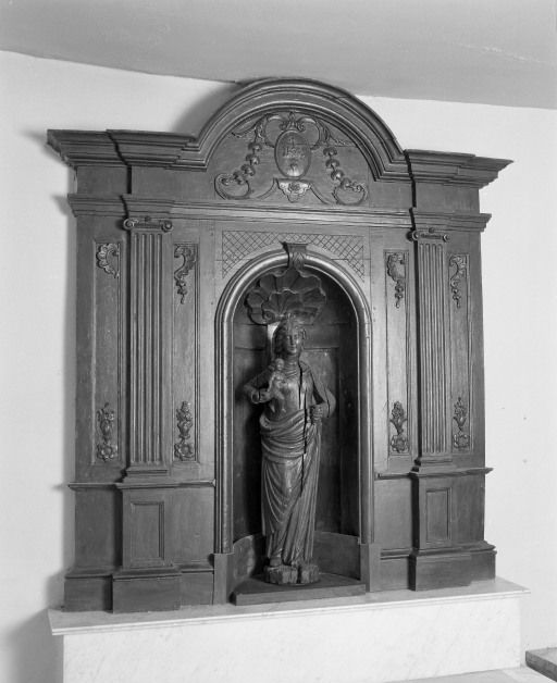 retable de la chapelle gauche