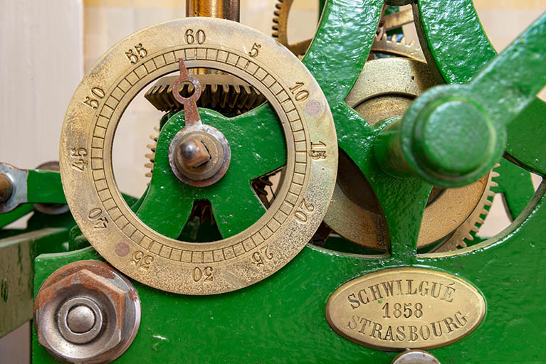 mécanisme de l'horloge de l'établissement thermal