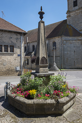 fontaine de la rue de la Croix de Pierre