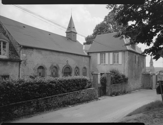 hôpital, puis établissement conventuel, actuellement musée du Septennat