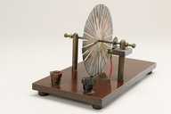 instrument de démonstration en électrodynamique (roue de Barlow)