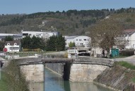 pont routier sur l'écluse 50 du versant Saône (canal de Bourgogne)