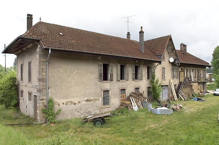 distillerie Cuenin-Rapenne, puis Hacquard, puis atelier de sabotier Michel, puis scierie Michel et Babé