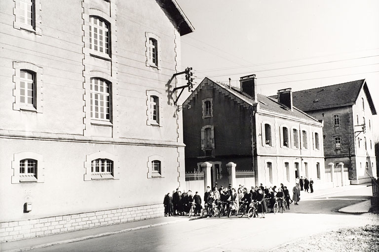entrepôt commercial (magasin des tabacs), actuellement maison des associations