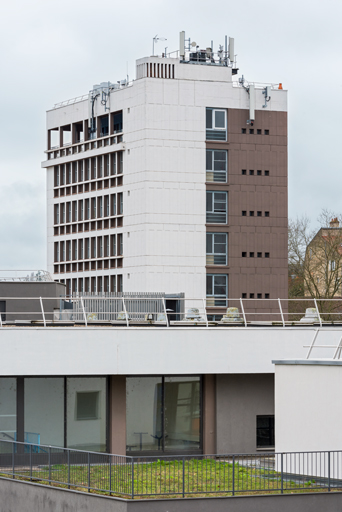 centre culturel (maison de la culture), gymnase et bourse du travail