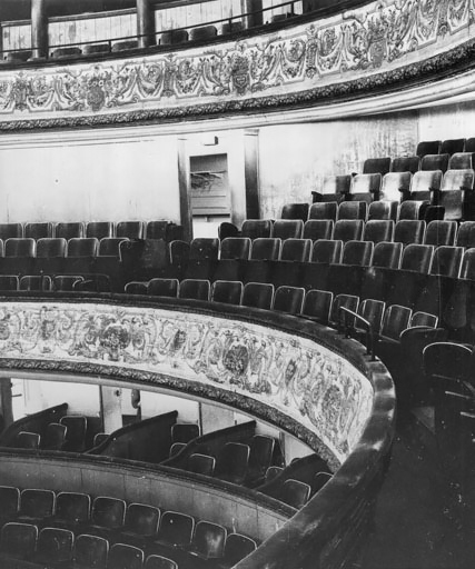 le mobilier du théâtre