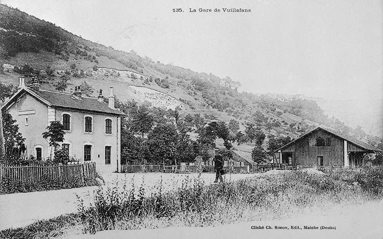 voie ferrée (embranchement de L'Hôpital-du-Grosbois à Lods de la ligne Besançon-Morteau)