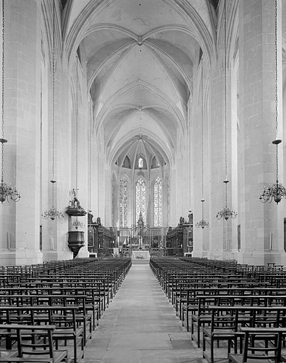 église abbatiale de l'abbaye Saint-Oyend, actuellement cathédrale Saint-Pierre, Saint-Paul et Saint-André
