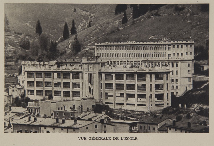 école professionnelle dite Ecole nationale d'Optique puis lycée polyvalent Victor Bérard