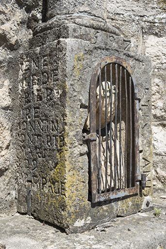 l'architecture religieuse, funéraire et commémorative de la commune de Ferrières-lès-Scey