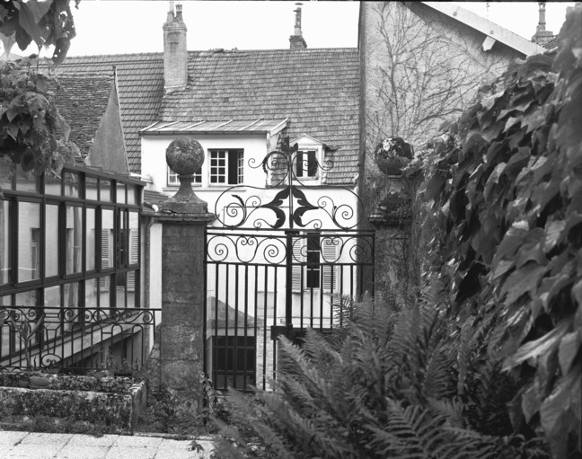 maison, puis imprimerie Barbizet, puis Barbizet-Roux, puis Gilbert Roux, actuellement logement