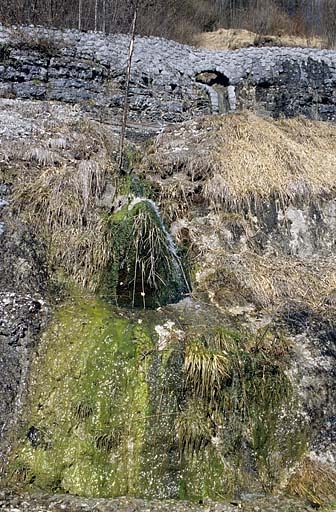 murs de soutènement et mur de soutènement à arcades (voie ferrée Andelot - La Cluse)