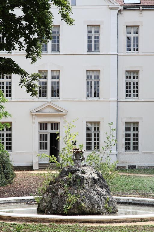 chapelle de l'ancien hôpital général ; asile départemental d'aliénés puis centre hospitalier spécialisé, actuellement logements