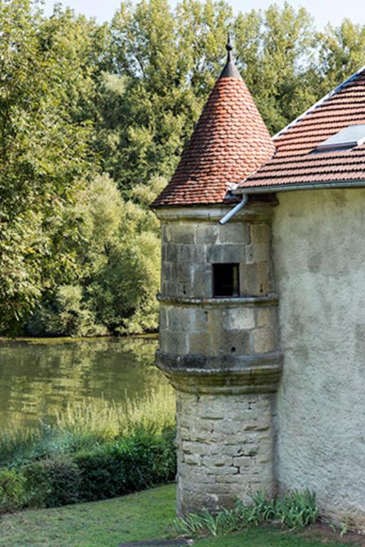 L'échauguette de l'ancienne écurie