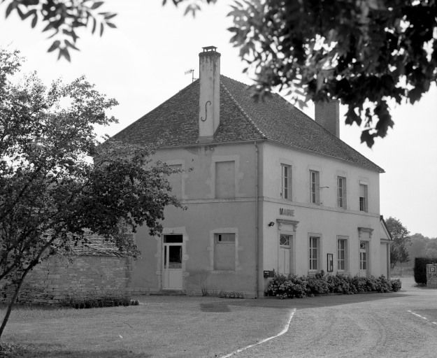 mairie-école, actuellement mairie