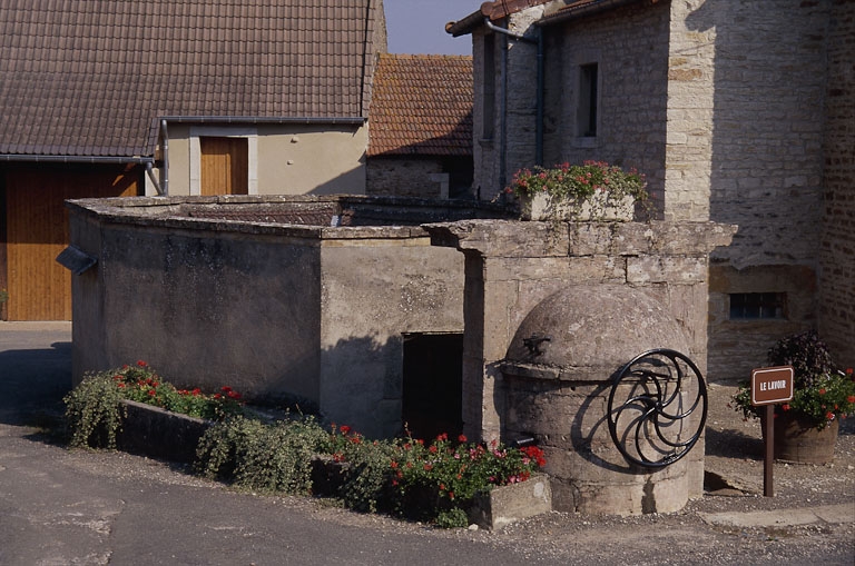 lavoir ; fontaine