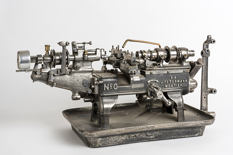 machine à décolleter Petermann modèle 0