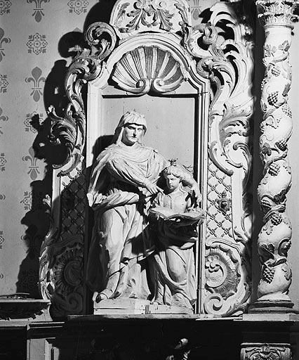 2 statues : l'Education de la Vierge et sainte Agathe (?)
