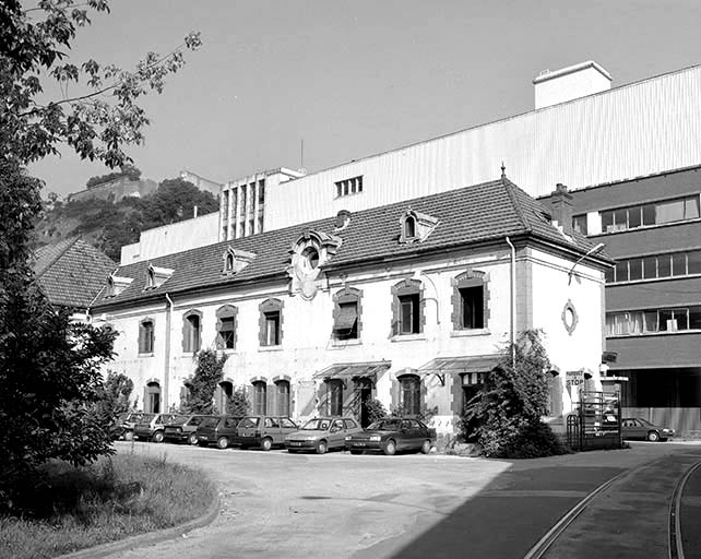 usine à papier de la société des Papeteries Bisontines, usine de fibres artificielles et synthétiques dite usine des Soieries puis de la Rhodiacéta